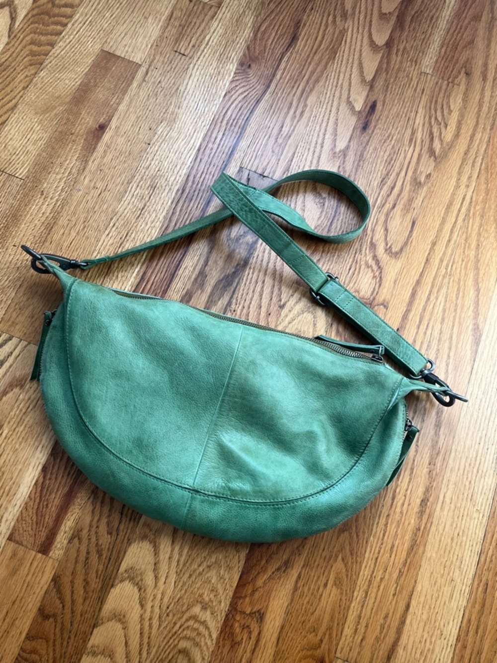 Latico Green Callie Leather Sling Bag Crossbody Bag - Picture 3 of 9